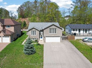 326 Golf Course Rd, Wasaga Beach, ON L9Z 1S5