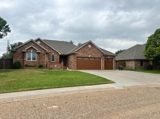 2490 Arrowhead Ln, Liberal, KS 67901