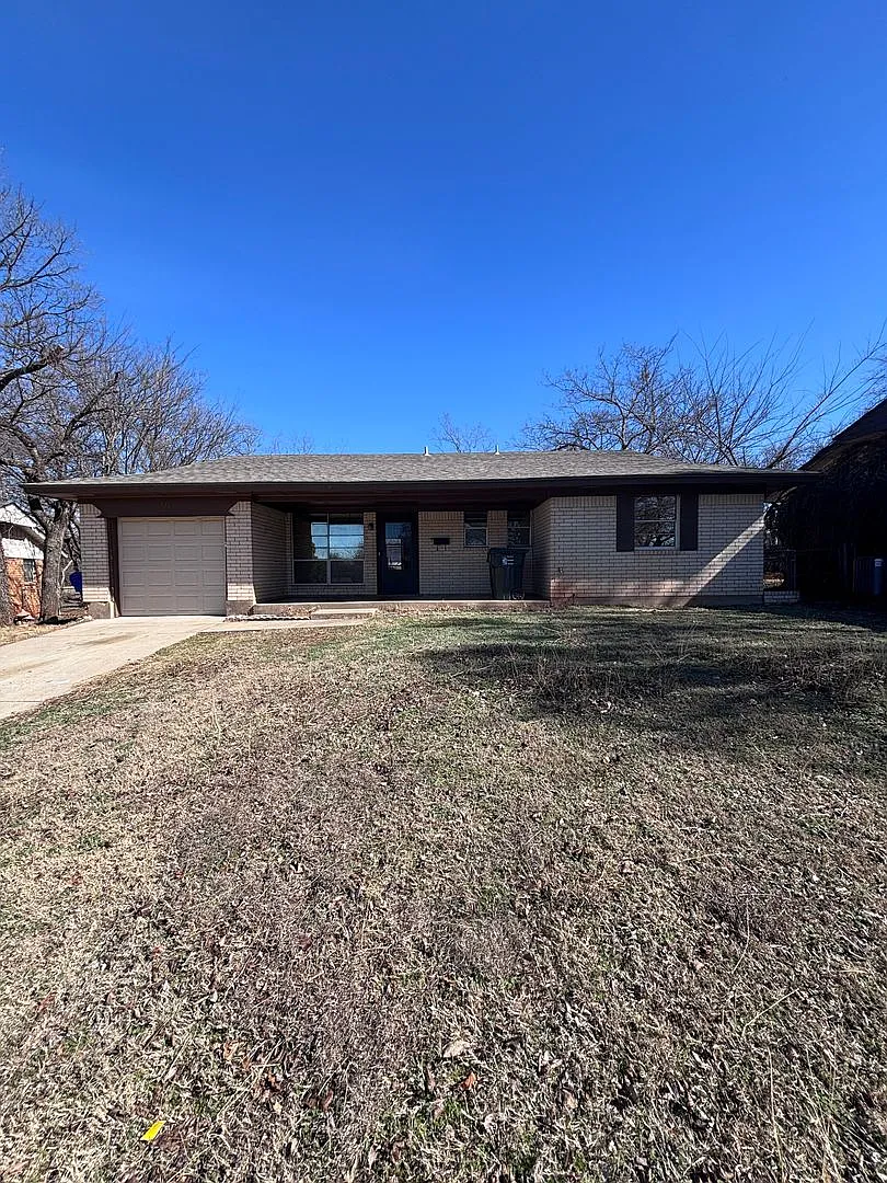 Cozy home in Norman near Norman North High School — Photo 1
