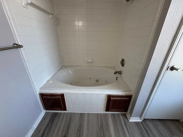 1204 Bristol Dr — Photo 15