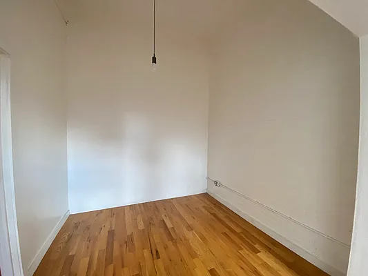 Rented by Carnegie Management Inc | media 31