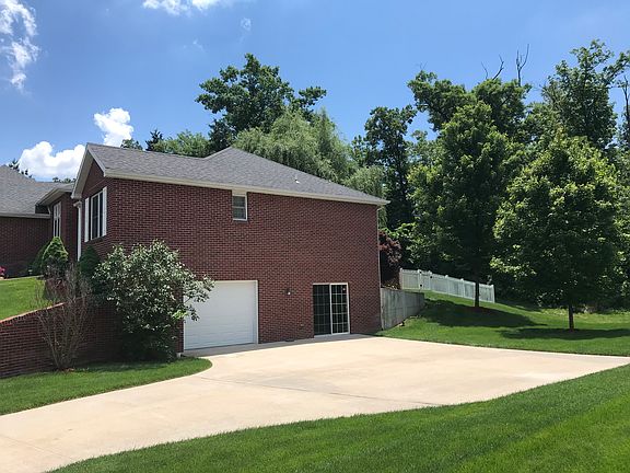 Extra-large driveway