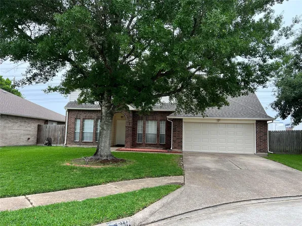 510 Oak Briar Dr, Kemah, TX 77565