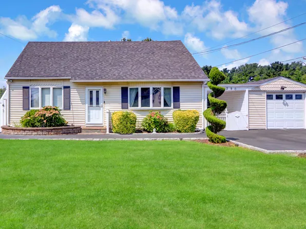 290 Eastwood Ave, Deer Park, NY 11729