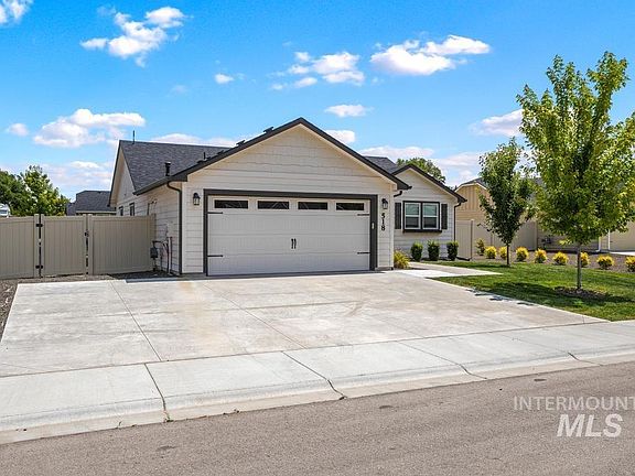 3rd image of 518 Belville Pl