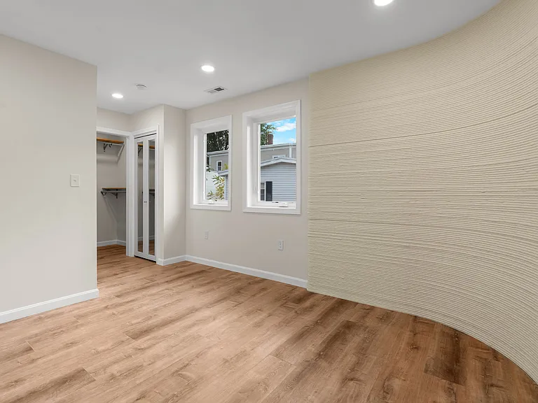 32 Jane St — Photo 12