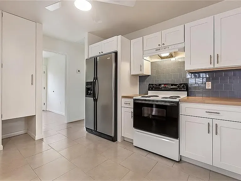 1458 N Roman St — Photo 3