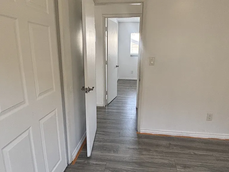 913 E Hyde Park Blvd #B — Photo 9