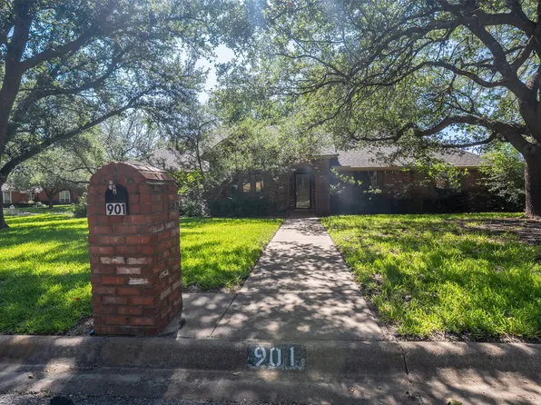 901 Thurman St, Cleburne, TX 76033