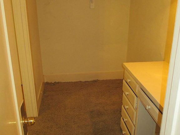 2nd image of 915 E Ocean Blvd APT 8