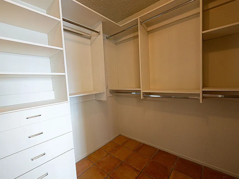 6357 Formula Way — Photo 32