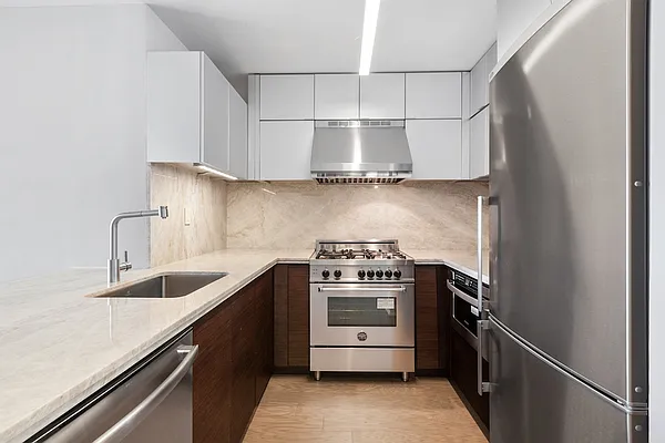 Rented by Greystar | media 33