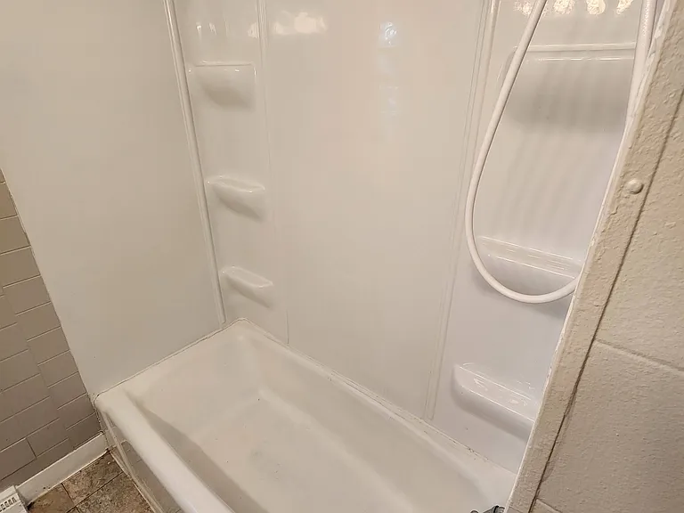 1353 S Linville Ave — Photo 17