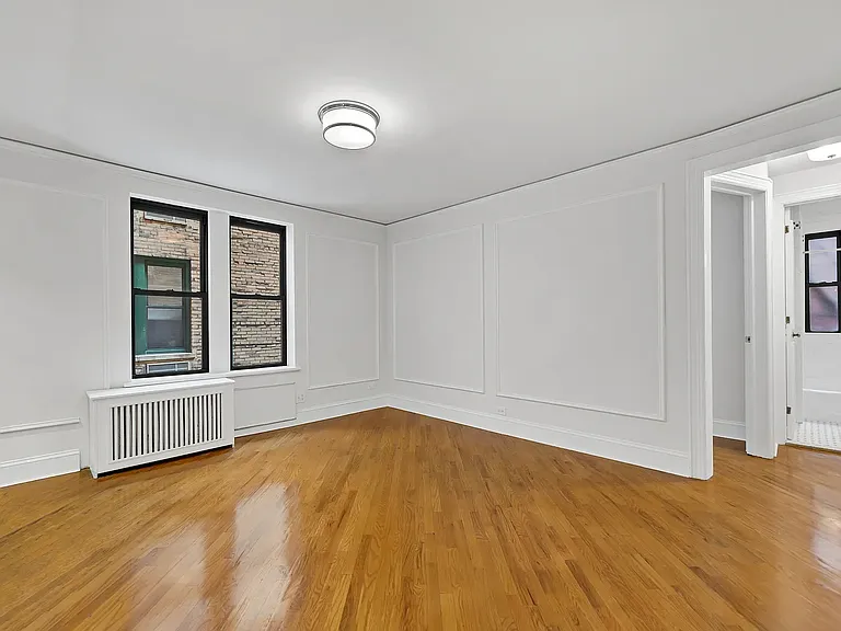 226 E 70th St #4A — Photo 2