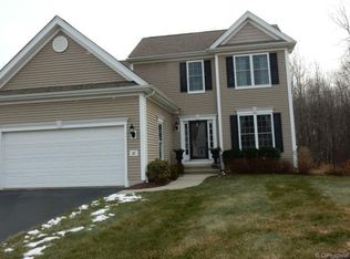 37 Wadsworth Ln, Wallingford, CT 06492