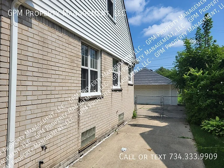 15120 Keppen Ave — Photo 2