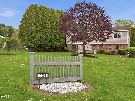 5th image of 134 Oak Hill Rd