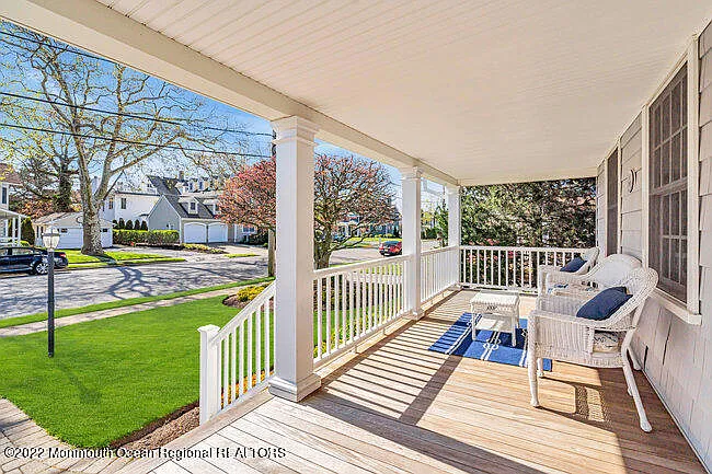 4 bed, 2.5 bath, 2331 sqft, $5,000 — Photo 2