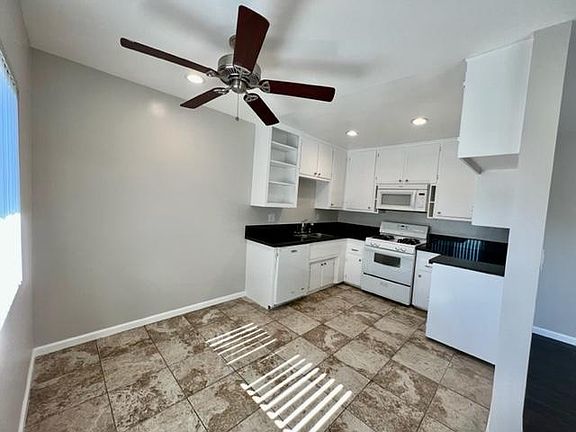 4th image of 580 N Los Robles Ave APT 11