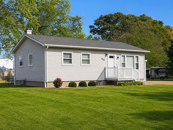 2nd image of 108 Dante Ct