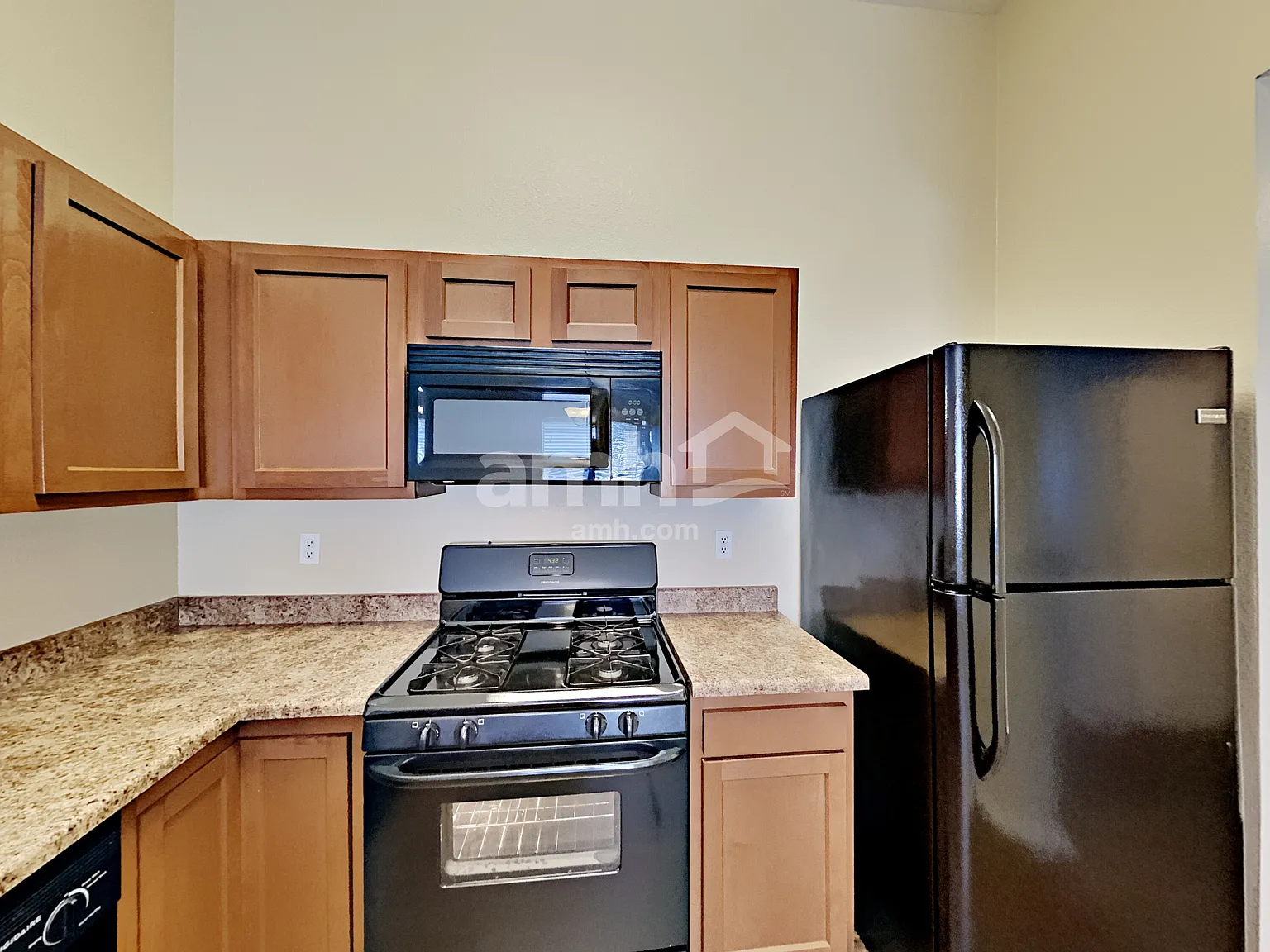 3 bed, 2.0 bath, 1495 sqft, $1,880 — Photo 4
