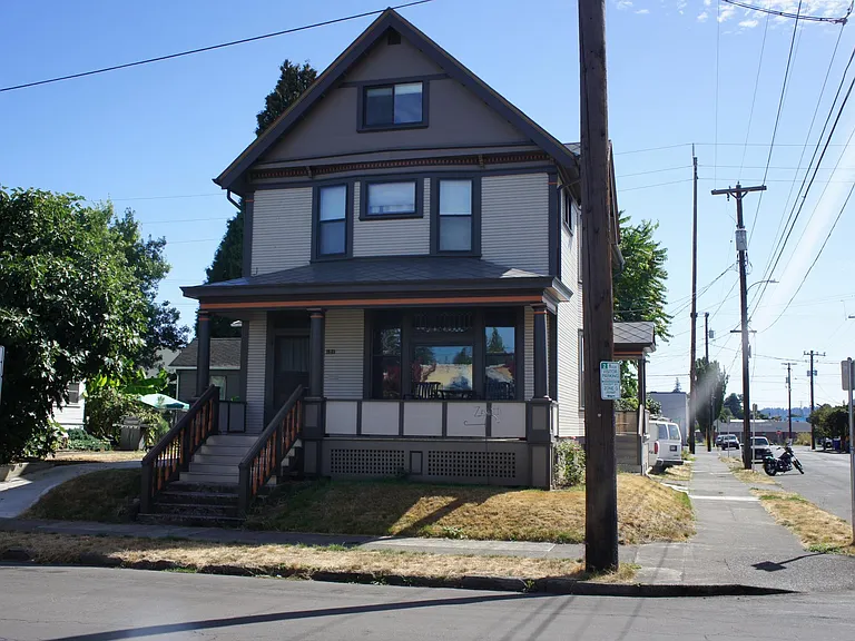 604 SE Harrison St — Photo 3
