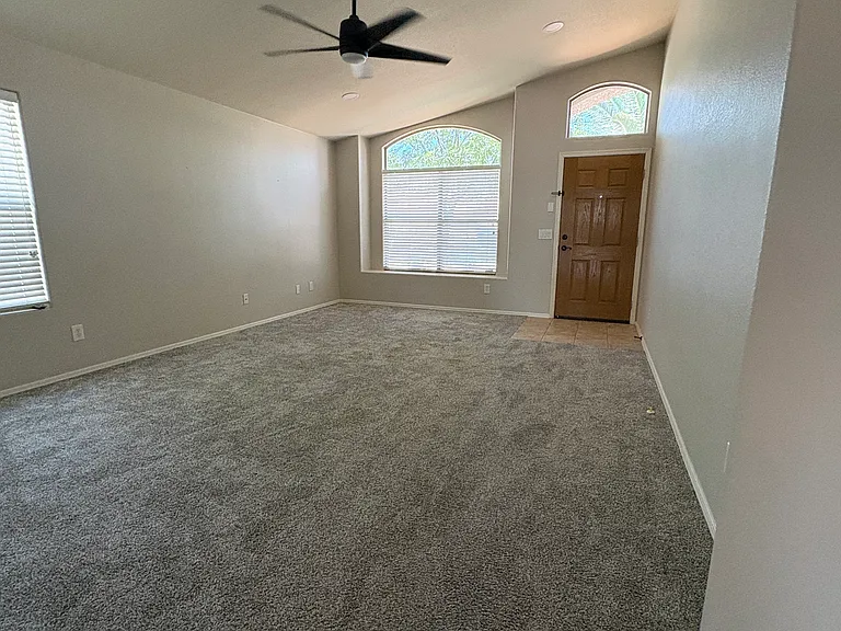 2412 E Kempton Rd — Photo 5