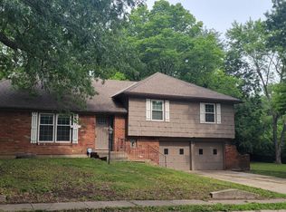 12912 Manchester Ave, Grandview, MO 64030