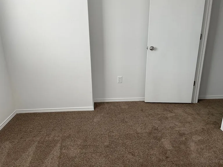 713 3rd Ave NE — Photo 5