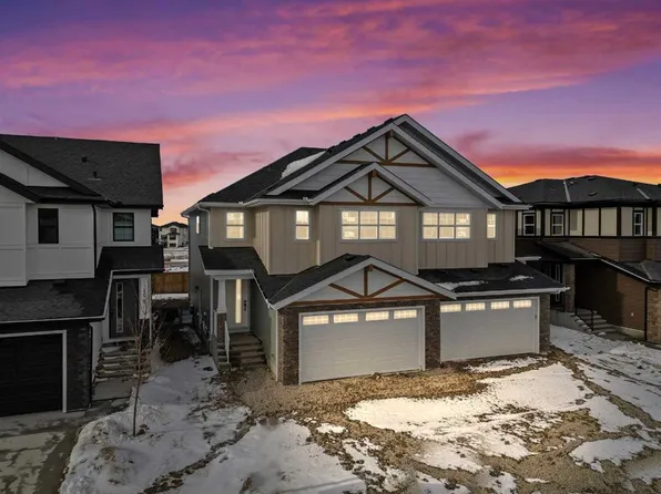 463 W Kinniburgh Loop, Chestermere, AB T1X 0T9