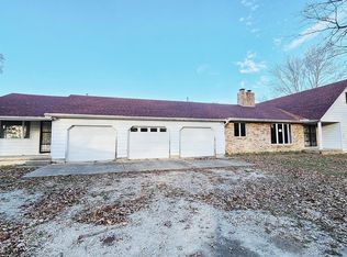 4905 Beckwood Ln, Salem, IL 62881