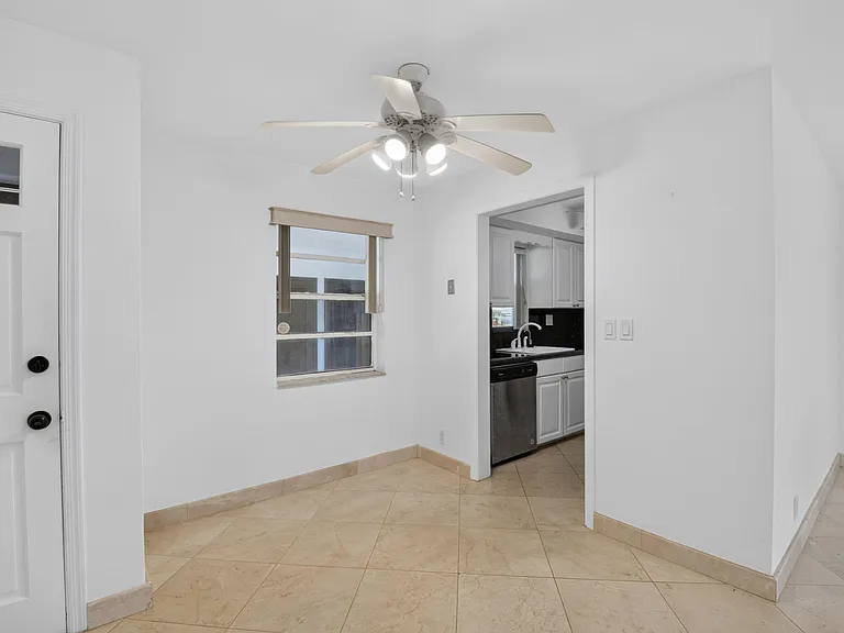 300 NW 42nd St — Photo 31