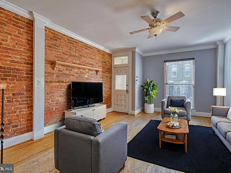 119 S Bouldin St — Photo 3