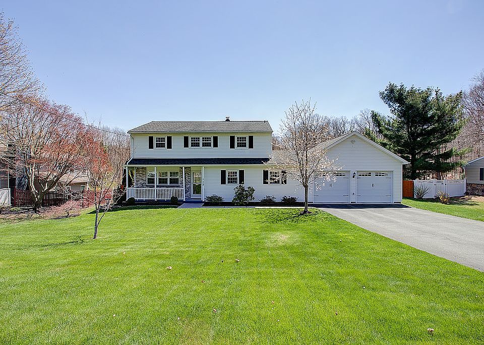 1st image of 112 Castlewood Trl