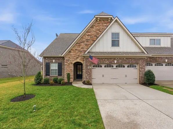 867 Meadowcrest Way, Lebanon, TN 37090