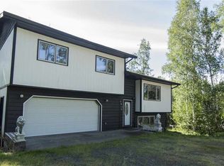 827 Ridge Loop Rd, North Pole, AK 99705