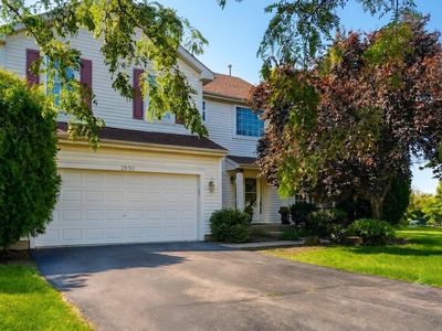 2850 Farmington Dr, Lindenhurst, IL, 60046