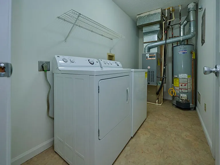 Grand Bay Apartments and Townhomes — Photo 64