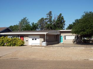 909 Zephyr St, Plainview, TX 79072