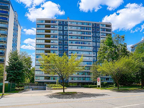 2nd image of 500 Avenue Rd #102