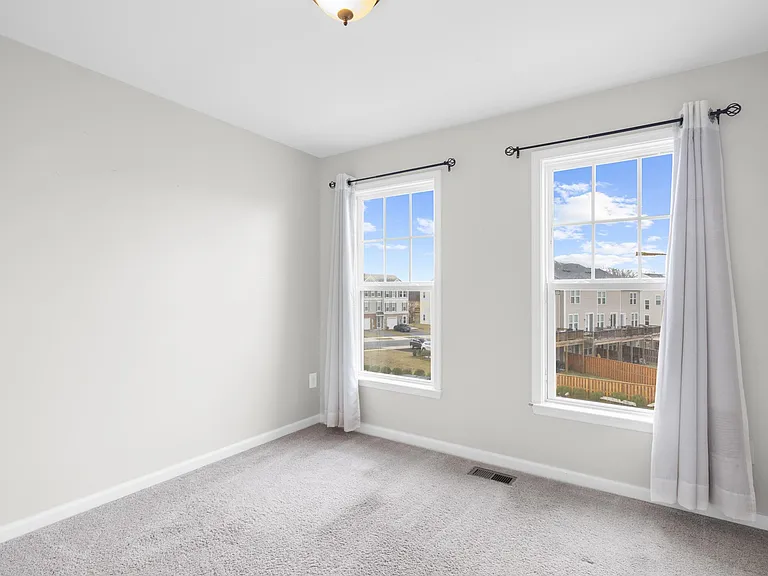 133 Biscane Ct — Photo 14