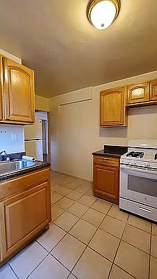 3rd image of 60 E 17th St APT 4D