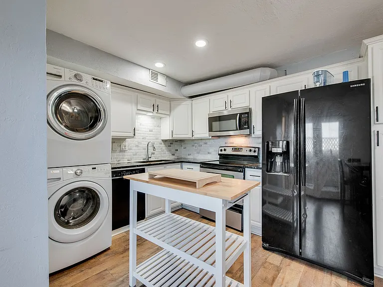 7815 Royal Ln #7815 — Photo 16