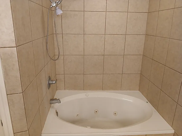 2723 Roseheath Ln — Photo 22