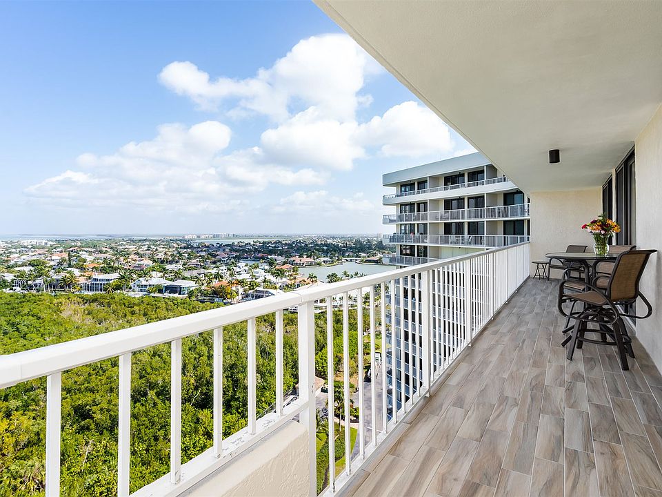 1st image of 440 Seaview Ct APT 1712