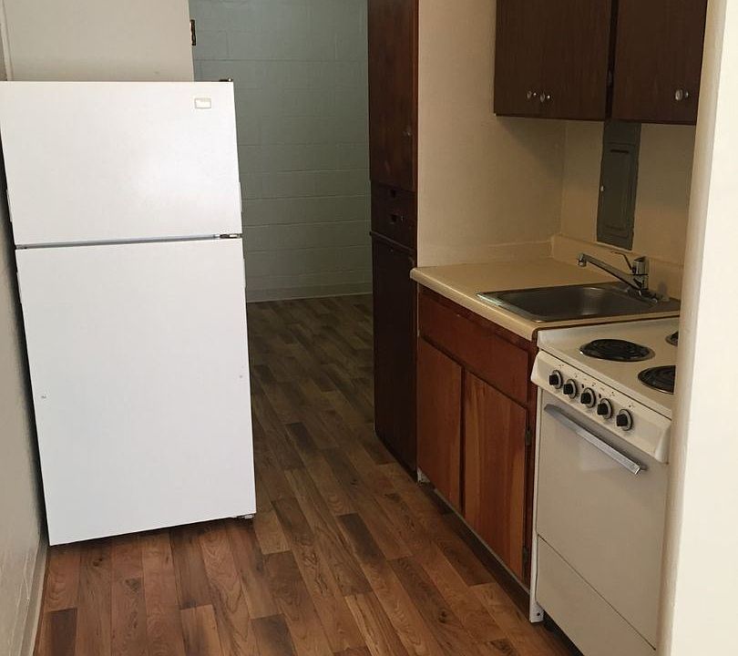 2nd image of 1120 NE 43rd St #8536666