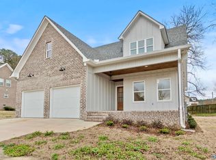 16 Gleneagle Way, Albertville, AL 35951