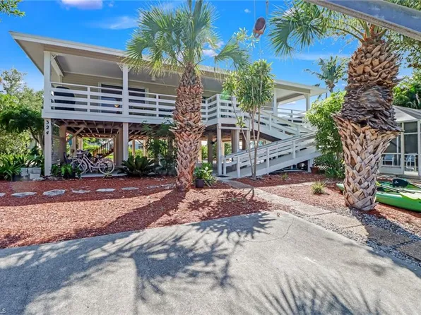 324 Waterleaf Ct, Marco Island, FL 34145