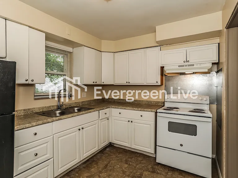 1226 Toluca Ct — Photo 6