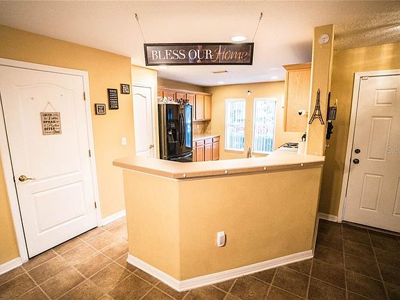 4th image of 10938 Johanna Ave